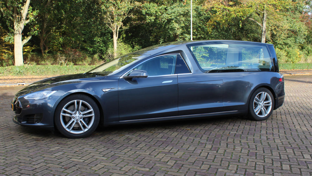Tesla Bestattungswagen